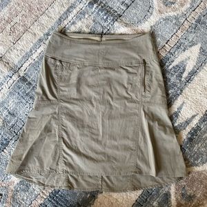 Royal robins skirt size 6 96% nylon 4% spandex